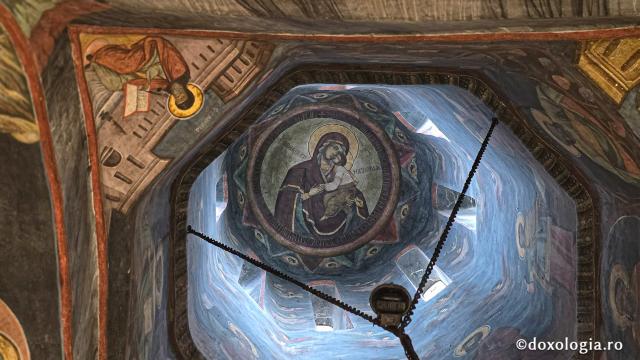 Mănăstirea Dintr-un Lemn - Biserica de piatră