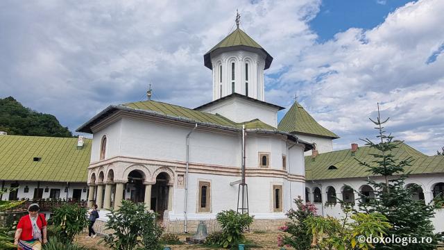 Mănăstirea Govora – una dintre cele mai vechi mănăstiri din Țara Românească / Foto: Crina Zamfirescu Mănăstirea Govora