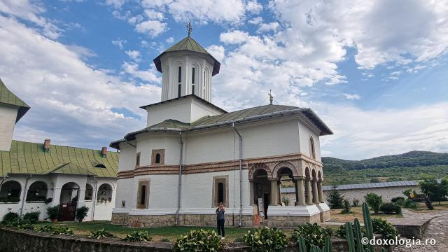Mănăstirea Govora – una dintre cele mai vechi mănăstiri din Țara Românească / Foto: Crina Zamfirescu Mănăstirea Govora