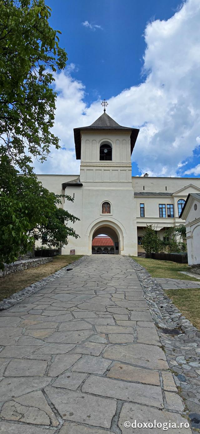 Mănăstirea Hurezi, cea mai importantă ctitorie a domnitorului martir Constantin Brâncoveanu / Foto: Bogdan Zamfirescu Mănăstirea Hurezi