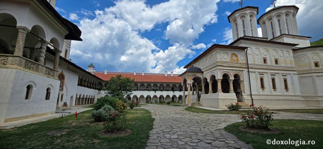 Mănăstirea Hurezi, cea mai importantă ctitorie a domnitorului martir Constantin Brâncoveanu / Foto: Bogdan Zamfirescu Mănăstirea Hurezi
