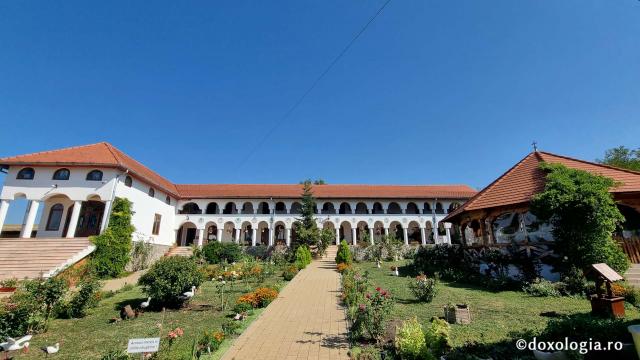 Mănăstirea „Înălțarea Sfintei Cruci” Sădinca