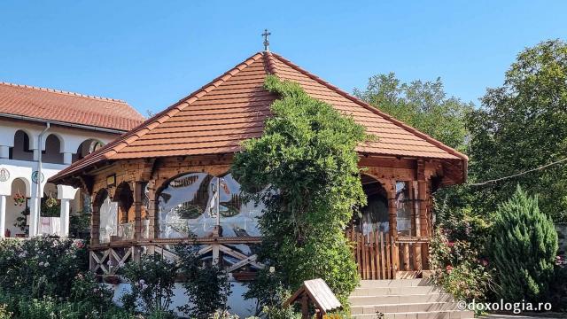 Mănăstirea „Înălțarea Sfintei Cruci” Sădinca