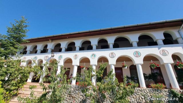 Mănăstirea „Înălțarea Sfintei Cruci” Sădinca