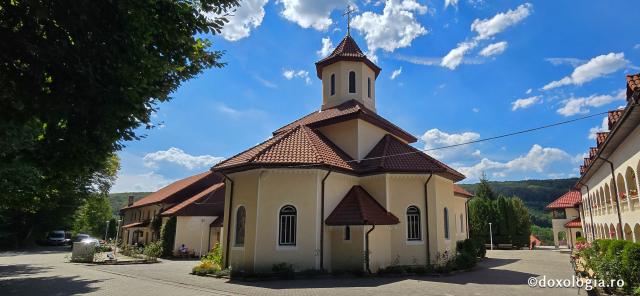 Mănăstirea „Sfântul Mare Mucenic Dimitrie” Sighișoara