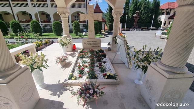 Mănăstirea „Sfântul Mare Mucenic Dimitrie” Sighișoara