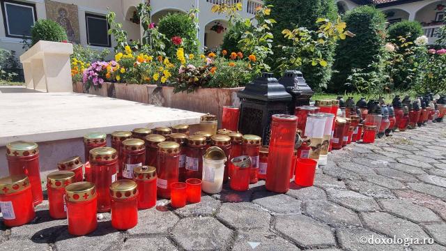 Mănăstirea „Sfântul Mare Mucenic Dimitrie” Sighișoara
