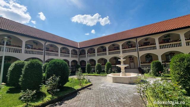 Mănăstirea „Sfântul Mare Mucenic Dimitrie” Sighișoara