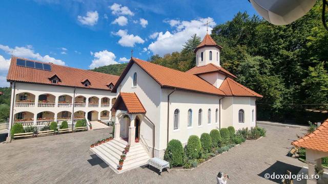 Mănăstirea „Sfântul Mare Mucenic Dimitrie” Sighișoara