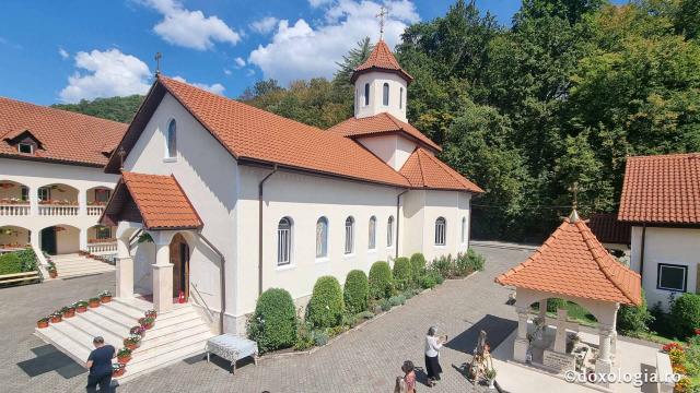 Mănăstirea „Sfântul Mare Mucenic Dimitrie” Sighișoara