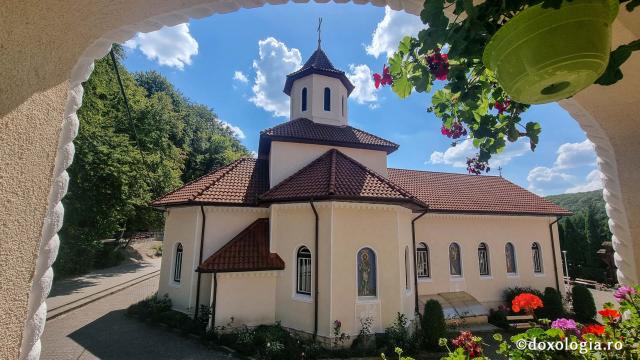 Mănăstirea „Sfântul Mare Mucenic Dimitrie” Sighișoara
