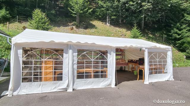 „Drumul prin nori”: pelerinaj la Mănăstirea Sfântul Ilie Paltinul, pe Transfăgărășan / Foto: Crina Zamfirescu Mănăstirea Sfântul Ilie Paltinul
