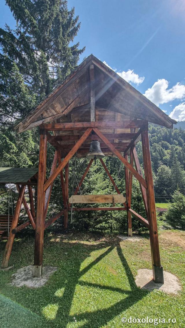 „Drumul prin nori”: pelerinaj la Mănăstirea Sfântul Ilie Paltinul, pe Transfăgărășan / Foto: Crina Zamfirescu Mănăstirea Sfântul Ilie Paltinul