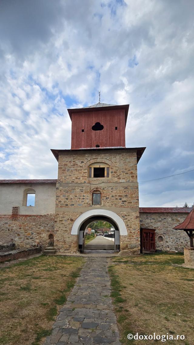 Turnul clopotniței - Ansamblul fostului schit Fedeleșoiu