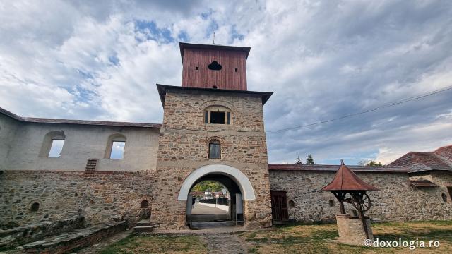 Turnul clopotniței - Ansamblul fostului schit Fedeleșoiu