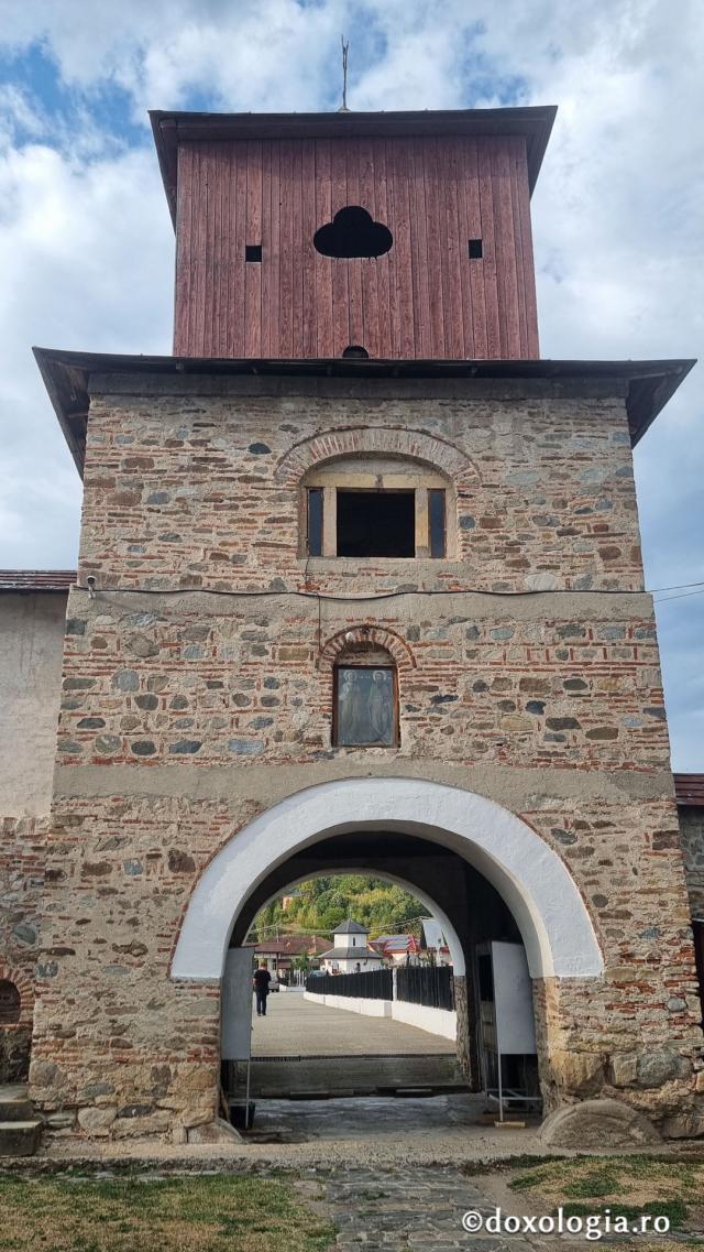 Turnul clopotniței - Ansamblul fostului schit Fedeleșoiu