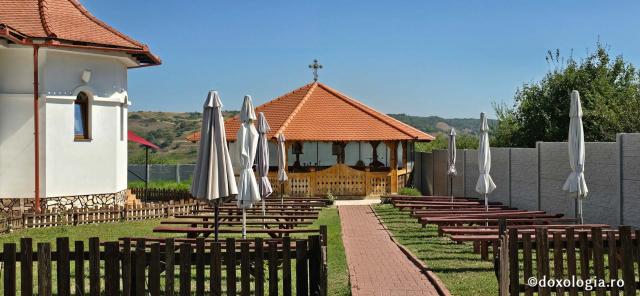 Schitul „Acoperământul Maicii Domnului” Șura Mare