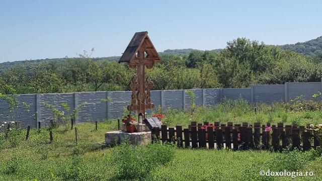 Schitul „Acoperământul Maicii Domnului” Șura Mare