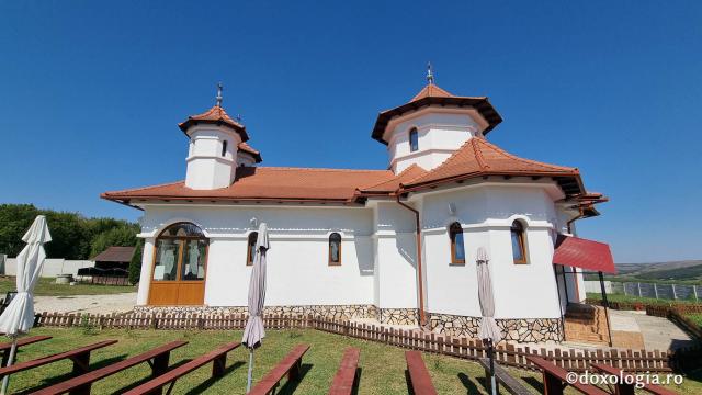 Schitul „Acoperământul Maicii Domnului” Șura Mare