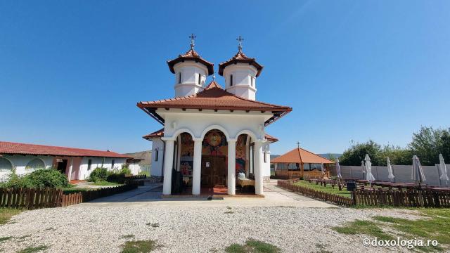 Schitul „Acoperământul Maicii Domnului” Șura Mare