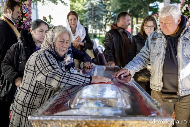 (Foto) Jurnal de pelerin la Sfânta Cuvioasă Parascheva – Ziua I, 8 octombrie 2024