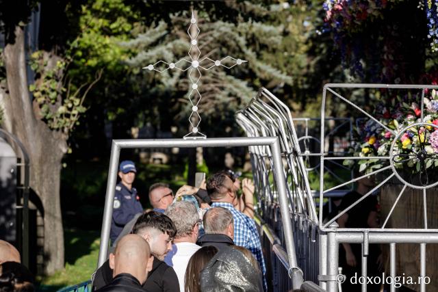 (Foto) Jurnal de pelerin la Sfânta Cuvioasă Parascheva – Ziua I, 8 octombrie 2024