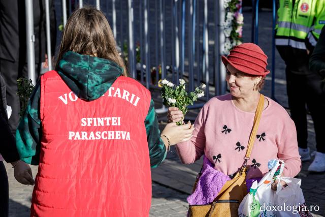 (Foto) Jurnal de pelerin la Sfânta Cuvioasă Parascheva – Ziua I, 8 octombrie 2024