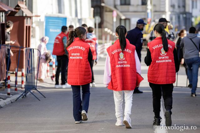 (Foto) Jurnal de pelerin la Sfânta Cuvioasă Parascheva – Ziua I, 8 octombrie 2024