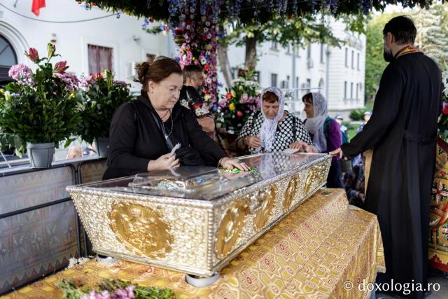 Jurnal de pelerin la Sfânta Cuvioasă Parascheva – Ziua a II-a, 9 octombrie 2024 / foto: Oana Nechifor (Foto) Jurnal de pelerin la Sfânta Cuvioasă Parascheva – Ziua a II-a, 9 octombrie 2024