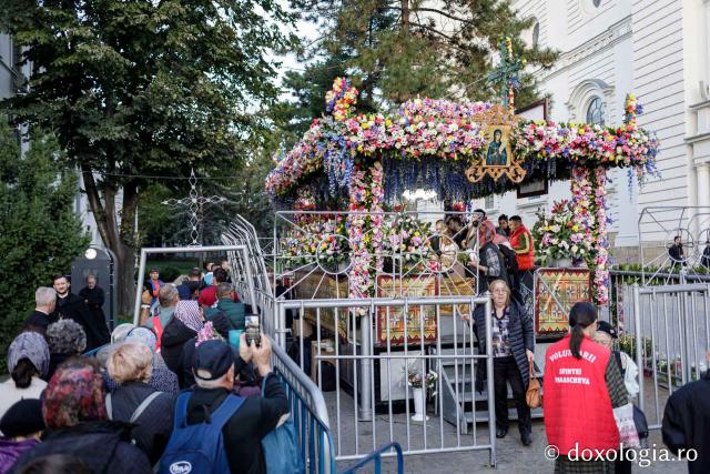 Jurnal de pelerin la Sfânta Cuvioasă Parascheva – Ziua a II-a, 9 octombrie 2024 / foto: Oana Nechifor (Foto) Jurnal de pelerin la Sfânta Cuvioasă Parascheva – Ziua a II-a, 9 octombrie 2024