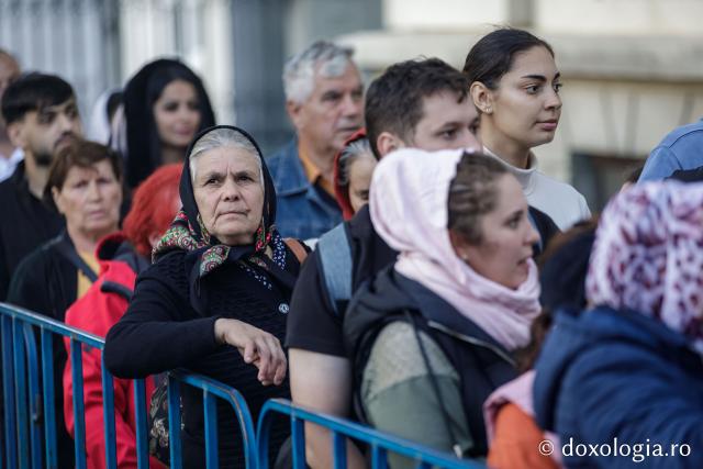 Jurnal de pelerin la Sfânta Cuvioasă Parascheva – Ziua a II-a, 9 octombrie 2024 / foto: Oana Nechifor (Foto) Jurnal de pelerin la Sfânta Cuvioasă Parascheva – Ziua a II-a, 9 octombrie 2024