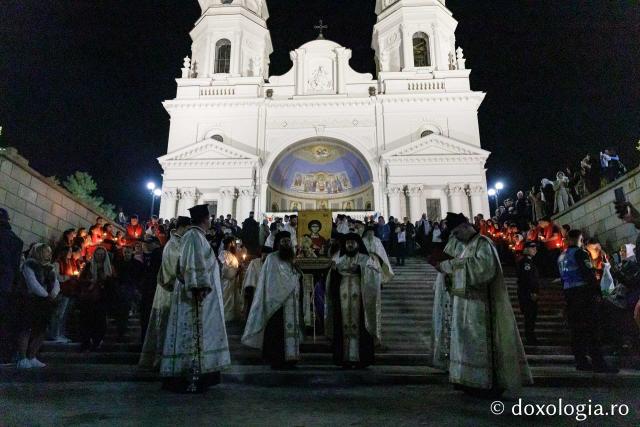 Întâmpinarea cinstitelor moaște ale Sfântului Mare Mucenic și Tămăduitor Pantelimon / Foto: Oana Nechifor (Foto) Întâmpinarea cinstitelor moaște ale Sfântului Mare Mucenic și Tămăduitor Pantelimon