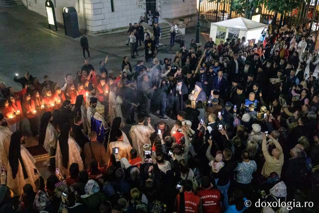 Întâmpinarea cinstitelor moaște ale Sfântului Mare Mucenic și Tămăduitor Pantelimon / Foto: Oana Nechifor (Foto) Întâmpinarea cinstitelor moaște ale Sfântului Mare Mucenic și Tămăduitor Pantelimon
