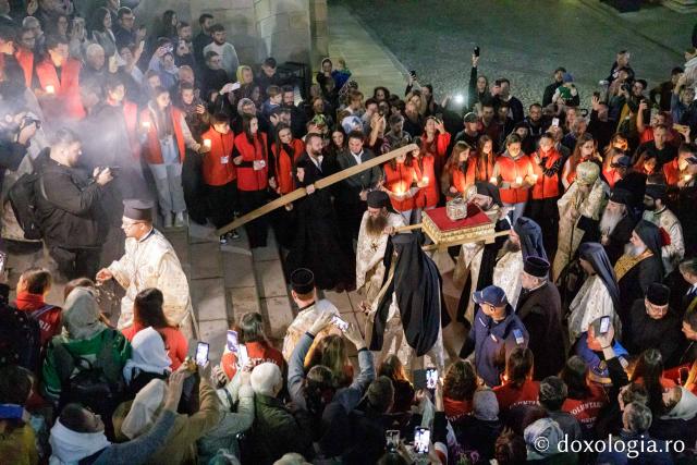 Întâmpinarea cinstitelor moaște ale Sfântului Mare Mucenic și Tămăduitor Pantelimon / Foto: Oana Nechifor (Foto) Jurnal de pelerin la Sfânta Cuvioasă Parascheva – Ziua a II-a, 9 octombrie 2024