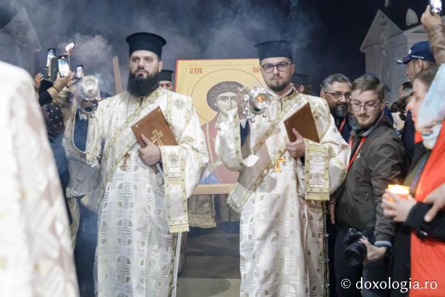 Întâmpinarea cinstitelor moaște ale Sfântului Mare Mucenic și Tămăduitor Pantelimon / Foto: Oana Nechifor (Foto) Întâmpinarea cinstitelor moaște ale Sfântului Mare Mucenic și Tămăduitor Pantelimon