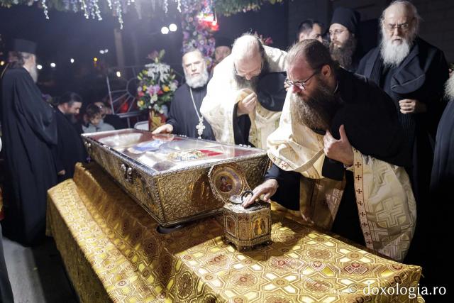 Întâmpinarea cinstitelor moaște ale Sfântului Mare Mucenic și Tămăduitor Pantelimon / Foto: Oana Nechifor (Foto) Jurnal de pelerin la Sfânta Cuvioasă Parascheva – Ziua a II-a, 9 octombrie 2024