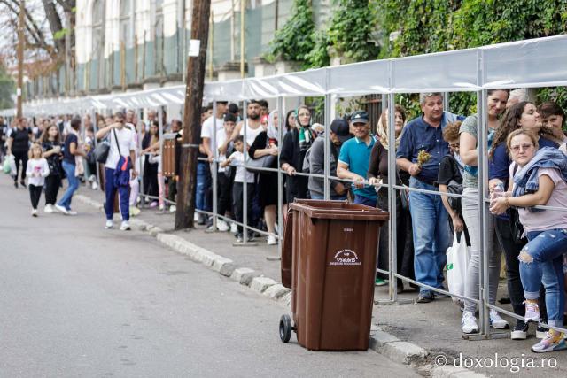 Jurnal de pelerin la Sfânta Cuvioasă Parascheva – Ziua a IV-a, 11 octombrie 2024 / foto: Oana Nechifor (Foto) Jurnal de pelerin la Sfânta Cuvioasă Parascheva – Ziua a IV-a, 11 octombrie 2024