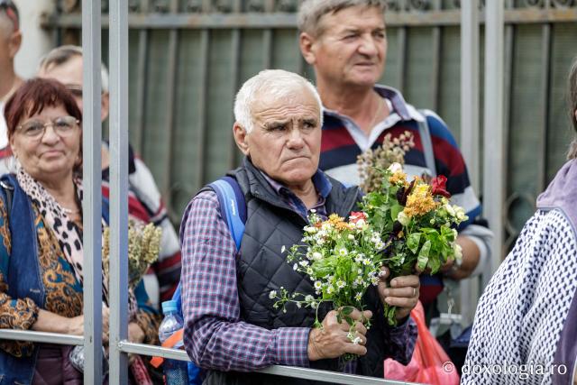 Jurnal de pelerin la Sfânta Cuvioasă Parascheva – Ziua a IV-a, 11 octombrie 2024 / foto: Oana Nechifor (Foto) Jurnal de pelerin la Sfânta Cuvioasă Parascheva – Ziua a IV-a, 11 octombrie 2024