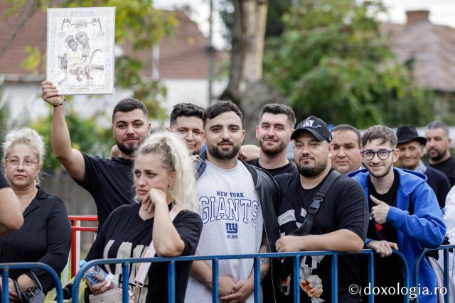 Jurnal de pelerin la Sfânta Cuvioasă Parascheva – Ziua a IV-a, 11 octombrie 2024 / foto: Oana Nechifor (Foto) Jurnal de pelerin la Sfânta Cuvioasă Parascheva – Ziua a IV-a, 11 octombrie 2024