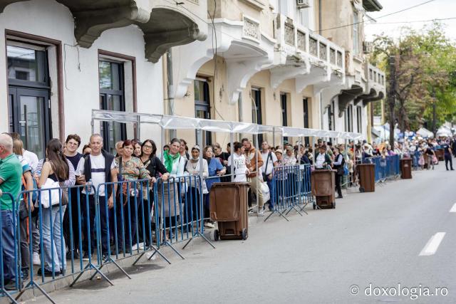 Jurnal de pelerin la Sfânta Cuvioasă Parascheva – Ziua a IV-a, 11 octombrie 2024 / foto: Oana Nechifor (Foto) Jurnal de pelerin la Sfânta Cuvioasă Parascheva – Ziua a IV-a, 11 octombrie 2024
