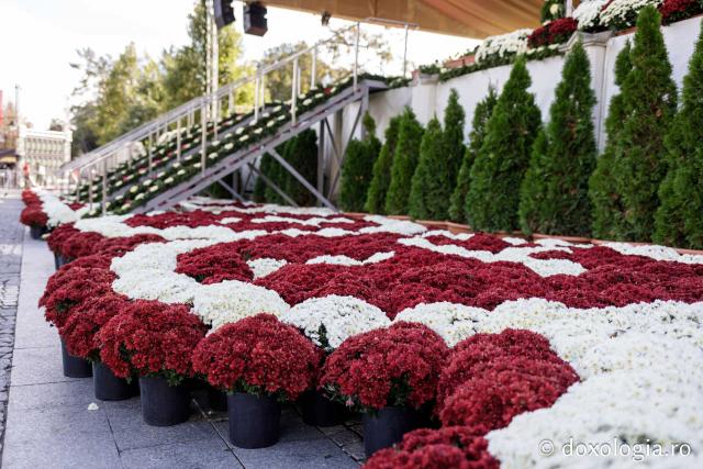 (Foto) Florile Sfintei Parascheva – jertfă în culori pentru Ocrotitoarea Moldovei