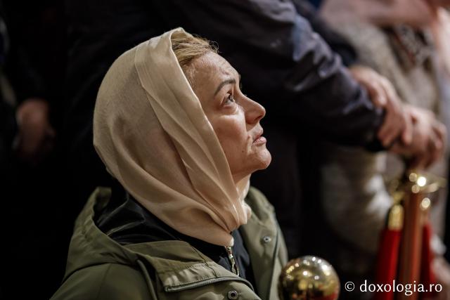 PS Nichifor Botoșăneanul a slujit la Catedrala Mitropolitană din Iași în a șasea zi de pelerinaj / Foto: Oana Nechifor (Foto) Liturghie în ajun de 14 octombrie: PS Părinte Nichifor, în mijlocul pelerinilor Sfintei Parascheva