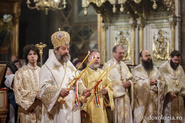 PS Nichifor Botoșăneanul a slujit la Catedrala Mitropolitană din Iași în a șasea zi de pelerinaj / Foto: Oana Nechifor (Foto) Liturghie în ajun de 14 octombrie: PS Părinte Nichifor, în mijlocul pelerinilor Sfintei Parascheva