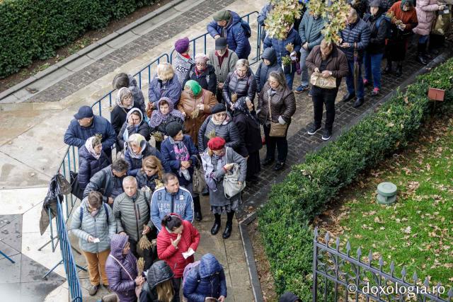 Jurnal de pelerin la Sfânta Cuvioasă Parascheva – Ziua a VIII-a, 15 octombrie 2024 / foto: Oana Nechifor (Foto) Jurnal de pelerin la Sfânta Cuvioasă Parascheva – Ziua a VIII-a, 15 octombrie 2024