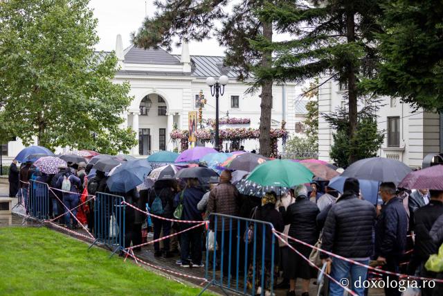 Jurnal de pelerin la Sfânta Cuvioasă Parascheva – Ziua a VIII-a, 15 octombrie 2024 / foto: Oana Nechifor (Foto) Jurnal de pelerin la Sfânta Cuvioasă Parascheva – Ziua a VIII-a, 15 octombrie 2024