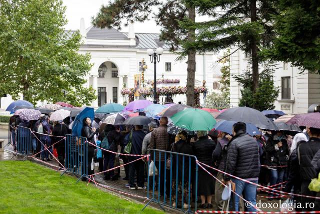 Jurnal de pelerin la Sfânta Cuvioasă Parascheva – Ziua a VIII-a, 15 octombrie 2024 / foto: Oana Nechifor (Foto) Jurnal de pelerin la Sfânta Cuvioasă Parascheva – Ziua a VIII-a, 15 octombrie 2024