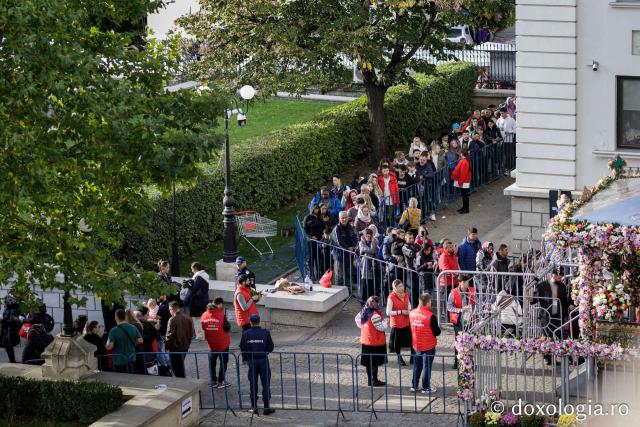 Jurnal de pelerin la Sfânta Cuvioasă Parascheva – Ziua a VI-a, 13 octombrie 2024 / foto: Oana Nechifor (Foto) Jurnal de pelerin la Sfânta Cuvioasă Parascheva – Ziua a VI-a, 13 octombrie 2024