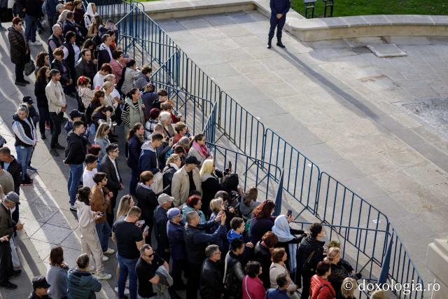 Jurnal de pelerin la Sfânta Cuvioasă Parascheva – Ziua a VI-a, 13 octombrie 2024 / foto: Oana Nechifor (Foto) Jurnal de pelerin la Sfânta Cuvioasă Parascheva – Ziua a VI-a, 13 octombrie 2024