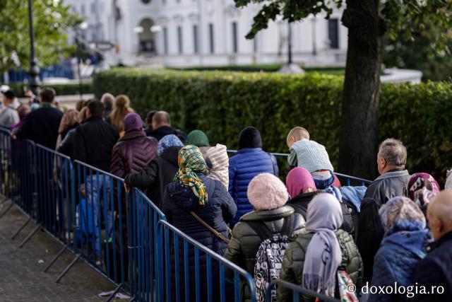 Jurnal de pelerin la Sfânta Cuvioasă Parascheva – Ziua a VI-a, 13 octombrie 2024 / foto: Oana Nechifor (Foto) Jurnal de pelerin la Sfânta Cuvioasă Parascheva – Ziua a VI-a, 13 octombrie 2024