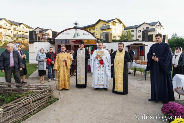 Brâul Maicii Domnului a poposit la Parohia „Sfântul Ioan Rusul” – Valea Adâncă din Iași / Foto: Mihail Vrăjitoru Brâul Maicii Domnului a poposit la Parohia „Sfântul Ioan Rusul” – Valea Adâncă din Iași